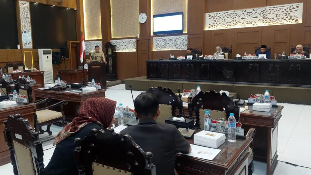 Suasana rapat paripurna penyampaian KUA-PPAS di DPRD Kota Probolinggo. 