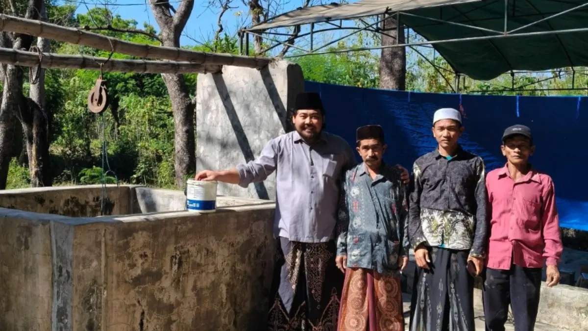 KOKOH: Bangunan Sumur Bujuk yang bertahan hingga sekarang. Sumur tersebut, disebut-sebut menjadi sumber air pertama di wilayah Sumberanyar, Kecamatan Nguling, Kabupaten Pasuruan. (Busthomi/Jawa Pos Radar Bromo)