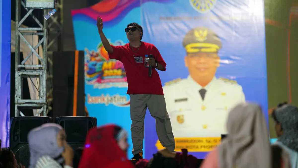 GUEST STAR: Kemeriahan Closing Ceremony SEMIPRO 2026 dipungkasi dengan penampilan guest star, Doyan Wadon, Minggu (12/7) malam.