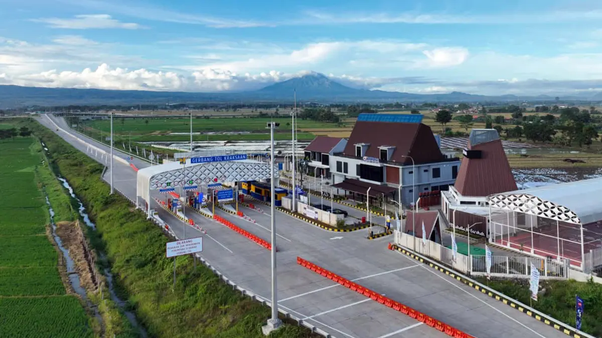 TERUS DIKEBUT: Exit tol Kraksaan saat dipotret dari udara. 