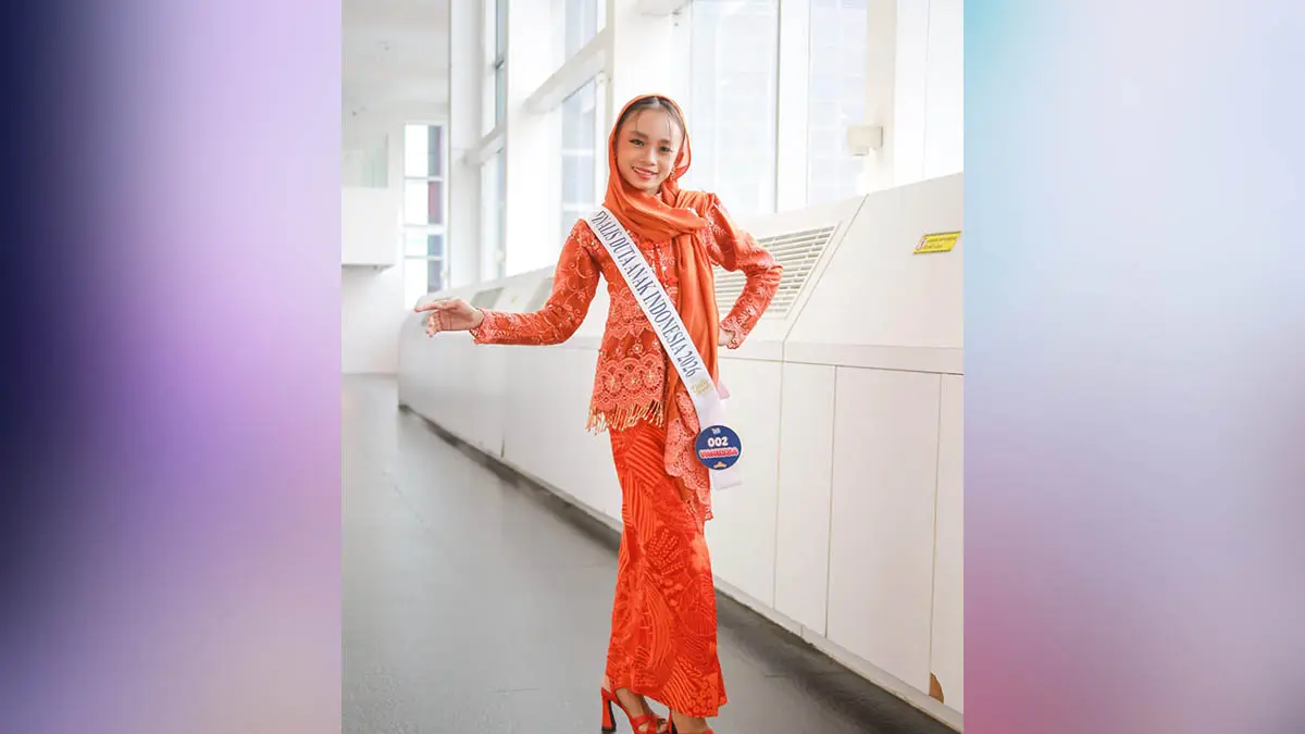 Foto 1
MERAH MERONA: Batik bertema Pendalungan yang dikenakan Vanessa Callie saat penilaian di hadapan dewan juri. (Foto: Yonatha Devi Anggraini for Jawa Pos Radar Bromo)
