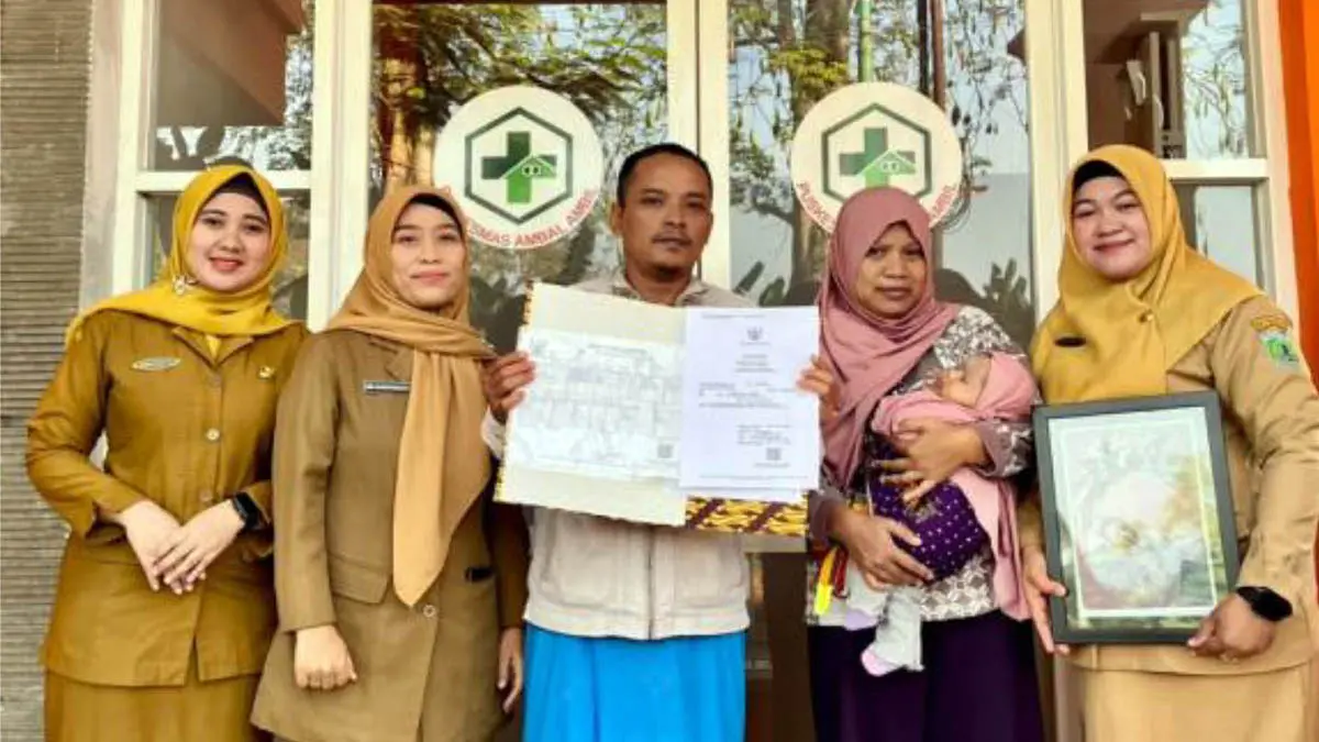 LAYANAN MAKSIMAL: Selain layanan persalinan 24 jam untuk menekan AKI dan AKB, bayi yang baru lahir di Puskesmas Ambal Ambil langsung mendapat akta lahir. (Puskesmas Ambal Ambil for Radar Bromo)