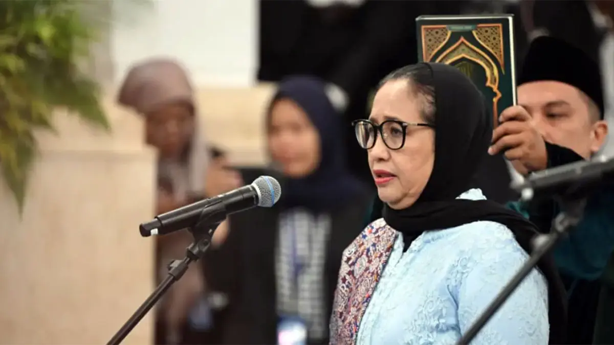 Nanik S Deyang saat dilantik jadi Kepala BGN. (Setpres)