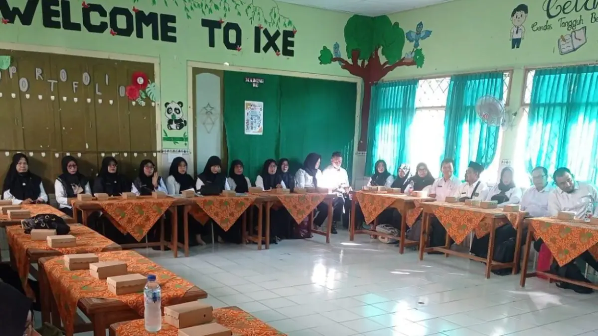 KEJAR KARIR: Puluhan guru dari Kabupaten Probolinggo, Kabupaten Lumajang, Kabupaten Pasuruan, dan Kota Pasuruan mengikuti seleksi substansi BCKS APBN 2026 di SMPN 1 Dringu. (ISTIMEWA)