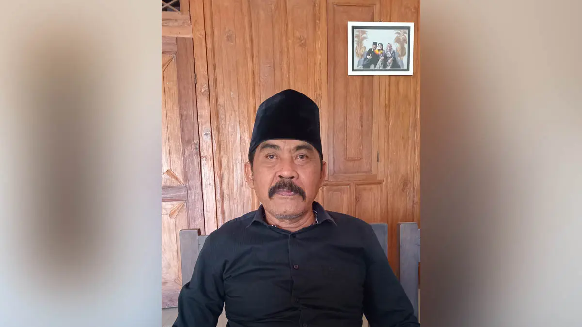 WIBAWA: Kepala Desa Triwungan, Jamaluddin Joni. (Foto: Didik Purwanto/Jawa Pos Radar Bromo)