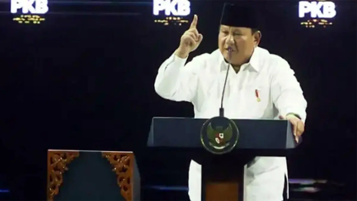 PICU KONTROVERSI: Presiden Prabowo saat memberi sambutan di acara PKB. Dalam kesempatan itu ia menyebut wartawan, LSM dan pengamat yang mengkritik pemerintah sebagai Londo Ireng. 
