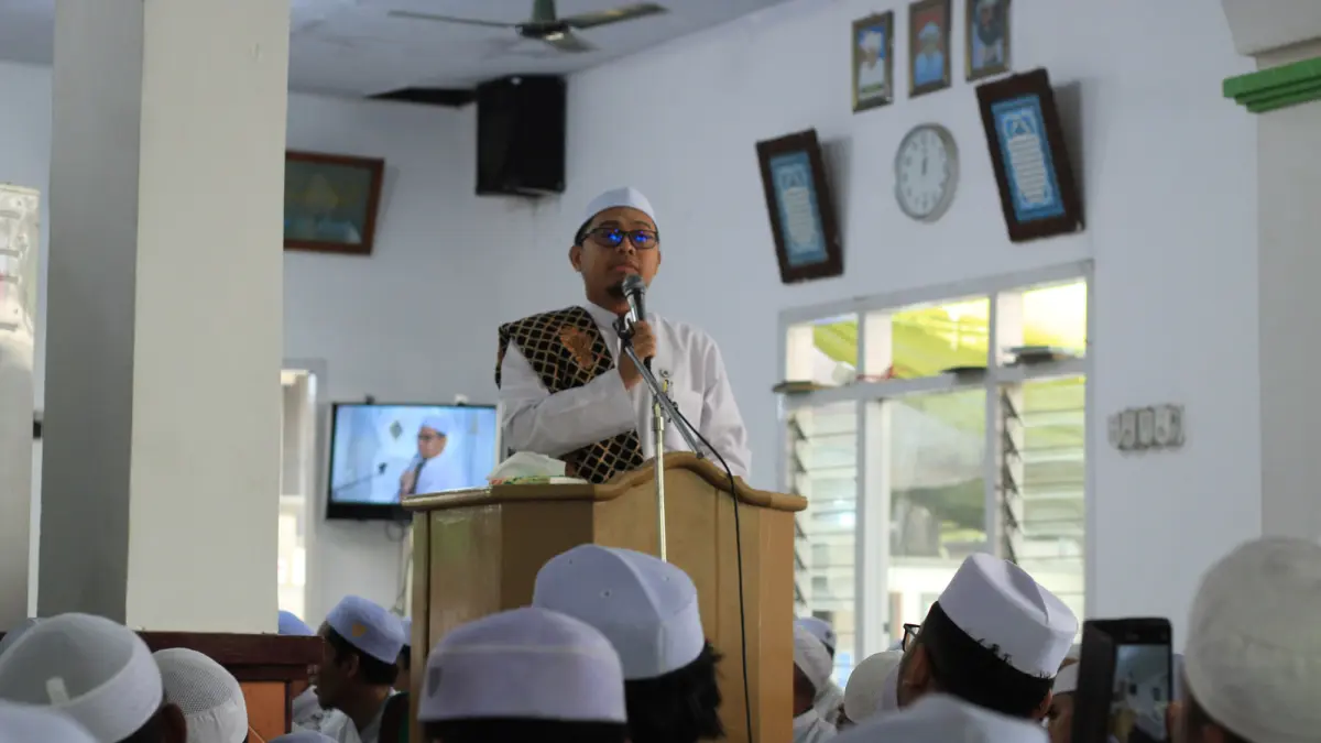 CERAMAH: Gus Ajir Ubaidillah dari Pondok Pesantren Nurul Huda, Purwokerto, Jawa Tengah, memberikan ceramah agama.