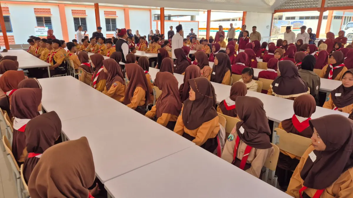 DISUBSIDI PEMERINTAH: Siswa baru sekolah rakyat memadati Sekolah Rakyat Terintegrasi 2 Pasuruan beberapa waktu lalu. (Foto: Fahrizal Firmani/Jawa Pos Radar Bromo)