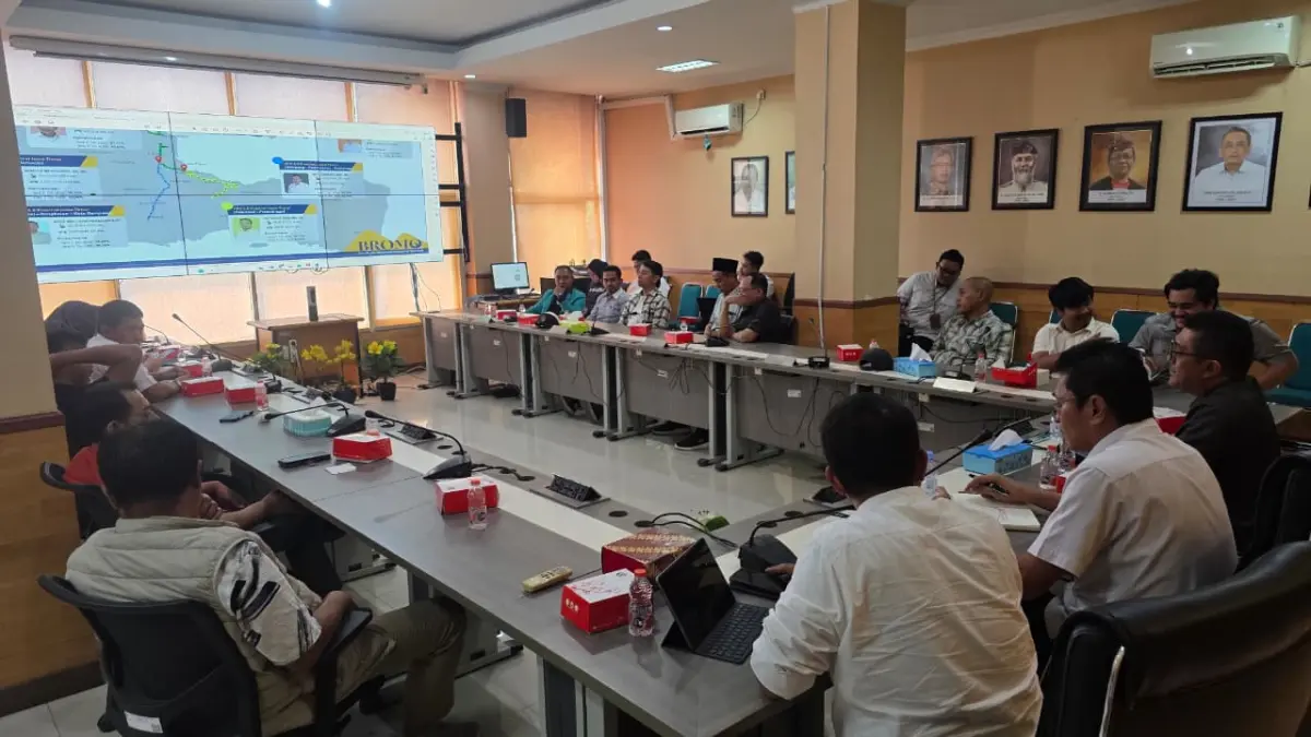 SHARING: Kunjungan Komisi III DPRD Kabupaten Pasuruan ke BBPJN, membahas mengenai titik jalan yang rentan akan kecelakaan. 
