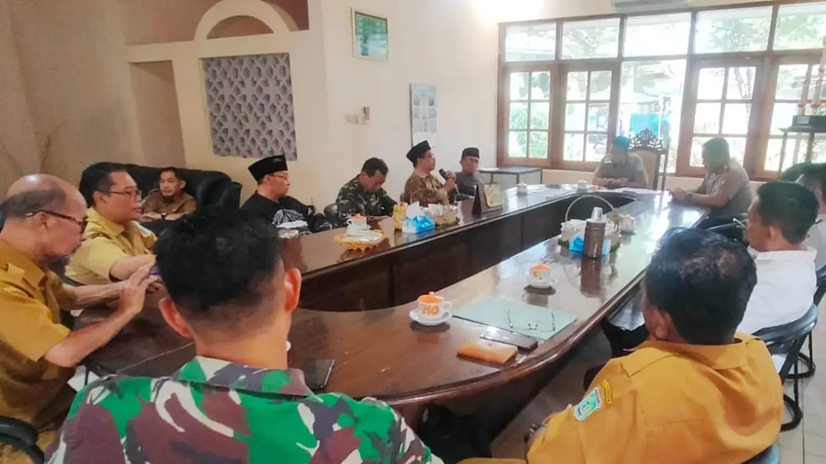 BANYAK PIHAK: Mediasi yang digelar untuk membahas rumah ibadah di Kelurahan Dermo, Bangil. (Foto: Istimewa)