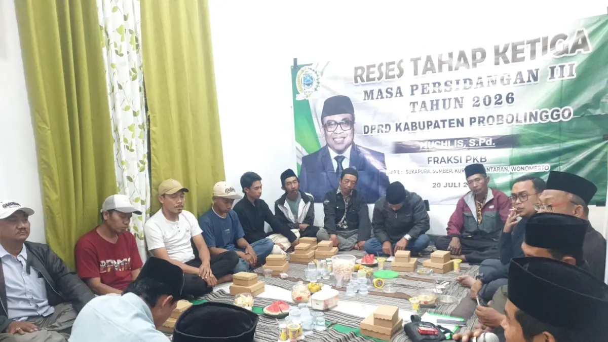 BANYAK MASUKAN: Ketua Fraksi PKB Muchlis reses di Desa Ngepung, Kecamatan Sukapura.