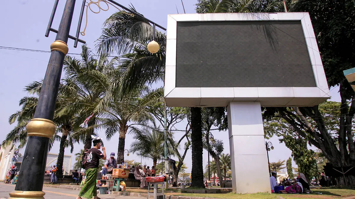 INFORMATIF: Salah satu videotron yang ada di Kota Pasuruan. Tahun ini, Pemkot Pasuruan tak bisa menambah videotron baru karena terbentur anggaran. (Mokhamad Zubaidillah/Radar Bromo)