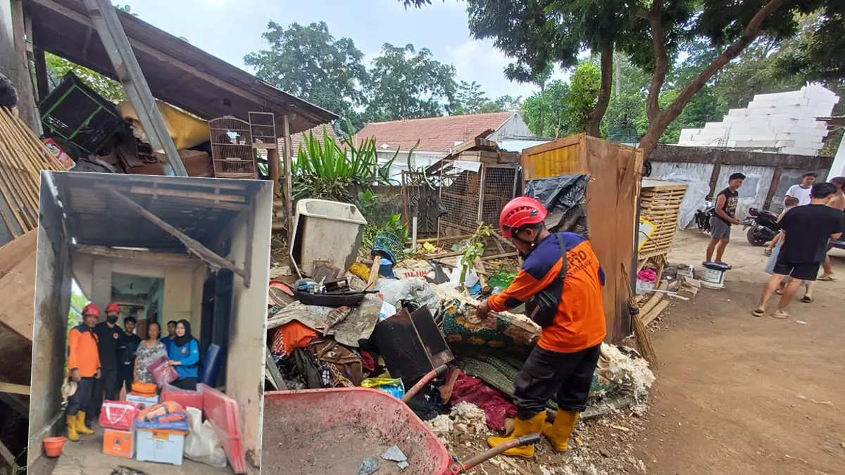 PASCAKEJADIAN: Petugas BPBD di lokasi rumah Suhartatik yang terbakar Jumat (31/7) siang lalu. Inset, Petugas BPBD melakukan asesmen dan penyaluran bantuan kepada Suhartatik, Sabtu (1/8). (Foto: BPBD Kabupaten Probolinggo for Jawa Pos Radar Bromo)