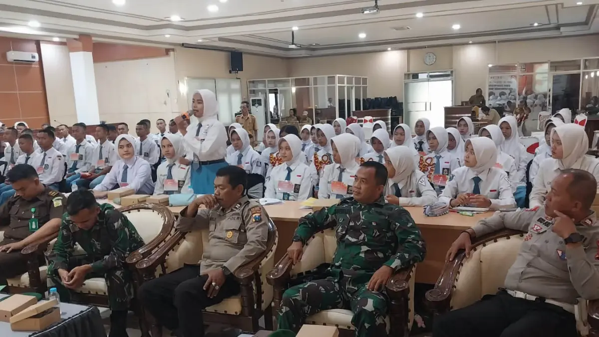 TANYA JAWAB: Setelah para narasumber menyampaikan arahan dan motivasi, para peserta antusias mengikuti sesi tanya jawab.