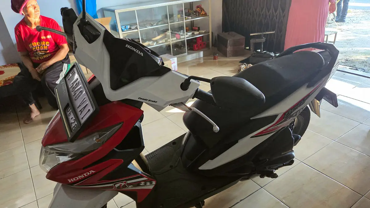 Motor Honda Beat yang dikendarai korban. 