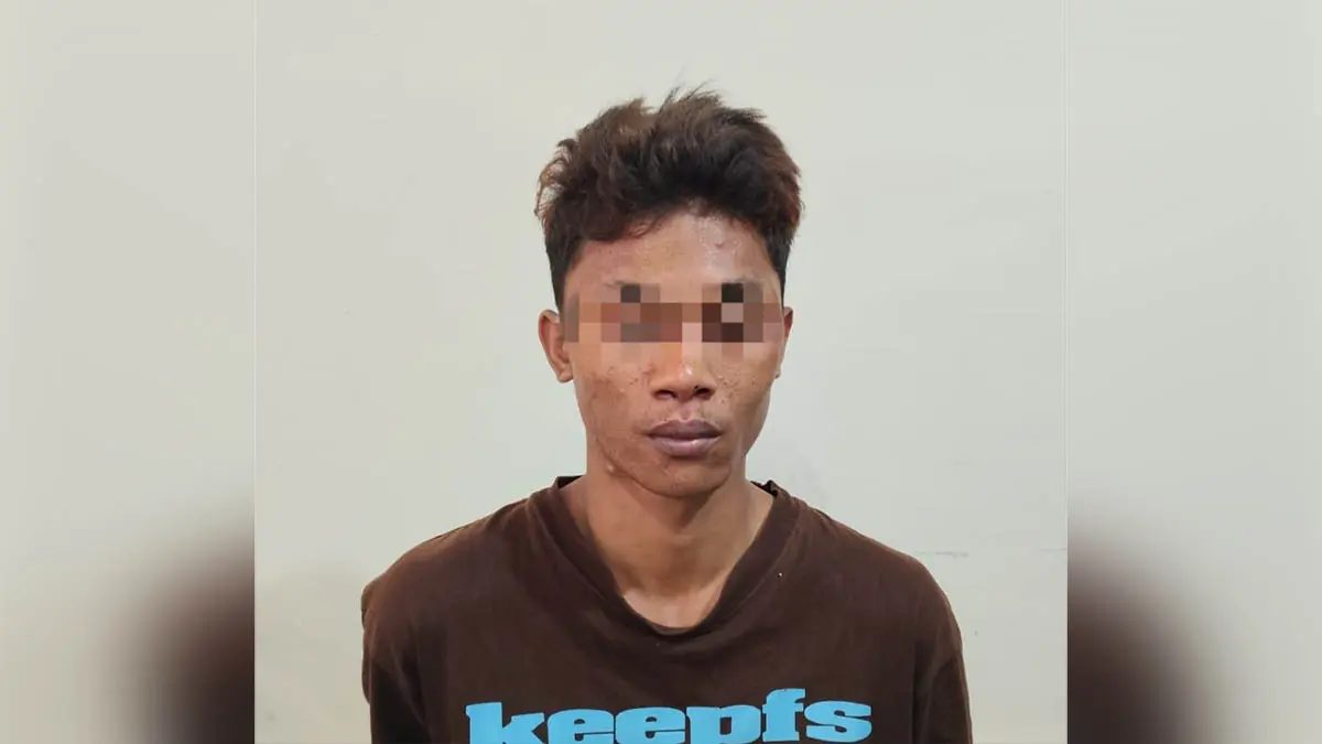 MERINGKUK: Muhammad Gofan, 21, pemuda asal Desa Patenteng, Kecamatan Modung, Kabupaten Bangkalan yang diringkus polisi atas kasus dugaan pencurian yang dilakukannya. (Polsek Pandaan for Radar Bromo)
