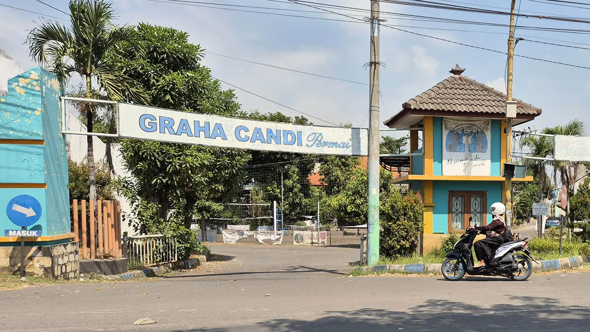ASET DAERAH: Suasana kawasan Perumahan Graha Candi Kota Pasuruan yang telah resmi diserahkan ke pemerintah kota. Hingga Juli 2026, jumlah perumahan yang menyerahkan prasarana, sarana, dan utilitas (PSU) masih mandek di angka 46 perumahan. (Fahrizal Firmani/Radar Bromo)