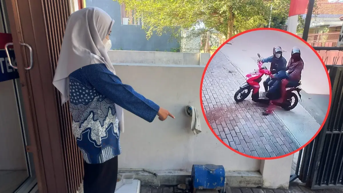 TKP: Nisrina, korban pencurian motor di Kelurahan Mangunharjo, Kecamatan Mayangan, menunjukkan lokasi terakhir motornya diparkir, Rabu (12/8). Serta, pelaku yang terekam CCTV ketika hendak menggondol motor korban. (INNEKE AGUSTIN/JAWA POS RADAR BROMO)