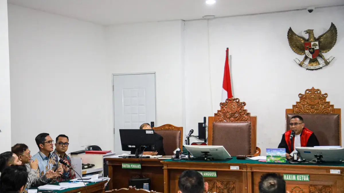 Hakim tunggal Richard Edwin Basoeki saat memimpin sidang praperadilan terkait upaya paksa penyitaan dalam penyidikan kasus dugaan TPPU dari tersangka mantan Jampidsus Febrie Adriansyah di Pengadilan Negeri Jakarta Selatan, Jakarta, Selasa (18/8/2026). (Hanung Hambara/ Jawa Pos)