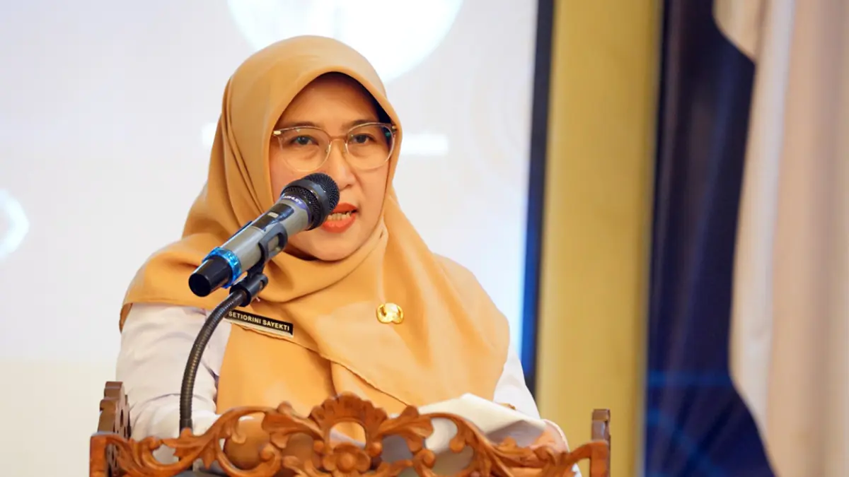 Kepala Disdikbud Kota Probolinggo Setiorini Sayekti saat menyampaikan laporan. 