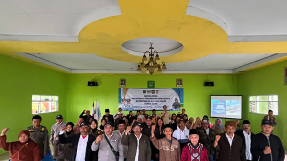 PESERTA: Sejumlah warga Desa Baledono, Kecamatan Tosari, Kabupaten Pasuruan, antusias mengikuti paparan yang disampaikan narasumber.
