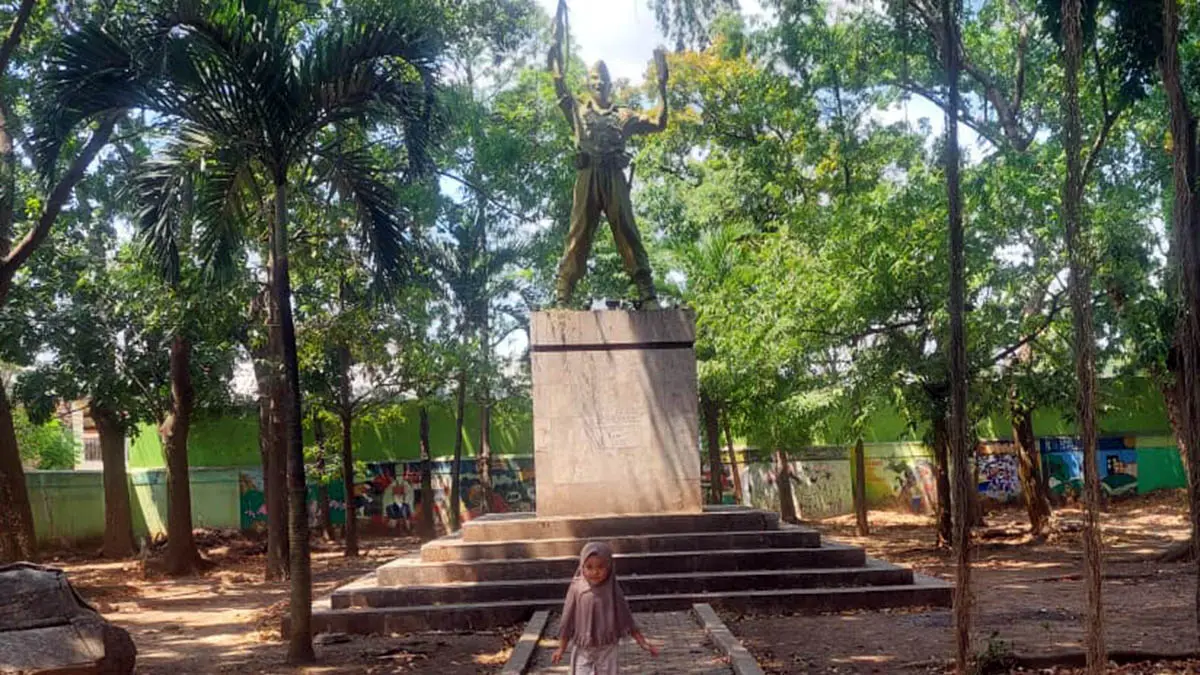 MONUMEN PERJUANGAN: Monumen Mastrip yang berdiri gagah. Monumen yang diresmikan pada 22 September 1990 oleh Pangdam V Brawijaya Mayjen TNI R. Hartono ini, didirikan untuk mengenang perjuangan Laskar Pelajar (TRIP). (Arif Mashudi/Radar Bromo)