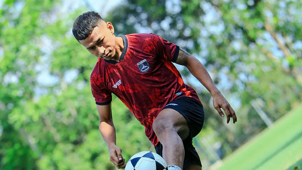 PENYERANG: Osvaldo Haay saat mengikuti training center Persekabpas di Jogjakarta. (Foto: Persekabpas for Jawa Pos Radar Bromo)