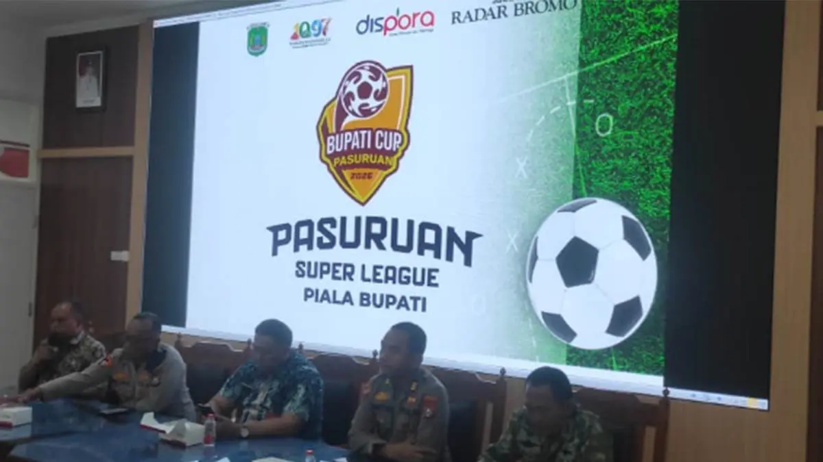 SATUKAN VISI: Rapat koordinasi yang diikuti Pemkab Pasuruan, TNI, kepolisian di aula kantor Dinas Pemuda dan Olahraga, Jumat (28/8) pagi. (Foto: Fandi Armanto/Jawa Pos Radar Bromo)