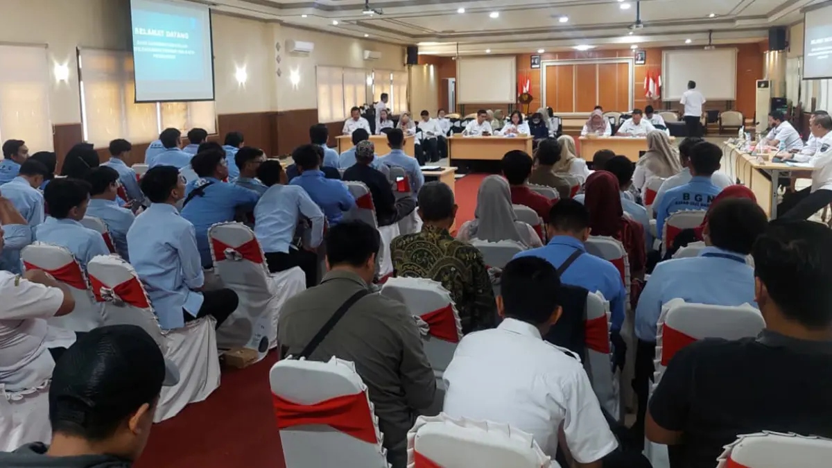 Rakor dan Evaluasi Penyelenggaraan Program MBG di Kota Probolinggo yang digelar di Puri Manggala Bhakti, Rabu (9/9). (Arif Mashudi/ Radar Bromo)