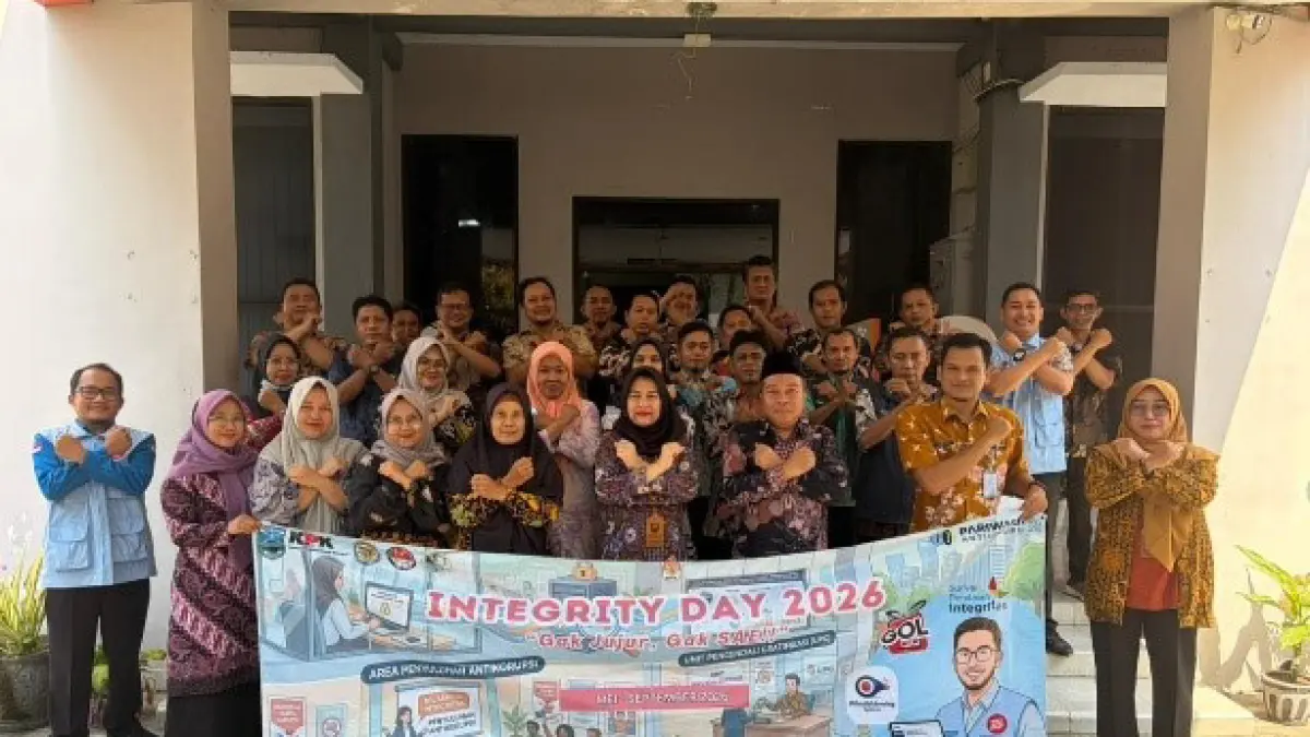 BERKOMITMEN: Jajaran Dinas Perpustakaan dan Kearsipan memperkuat komitmen melalui Integrity Day.