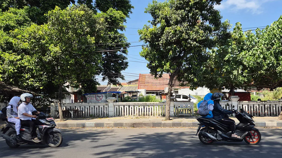 SIAP DIGARAP: Kondisi lahan di Jalan Dr. Wahidin Sudirohusodo, Kelurahan Pekuncen, Kecamatan Panggungrejo, Kota Pasuruan, yang akan disulap menjadi pusat jajanan serba ada (pujasera). (Fahrizal Firmani/Radar Bromo)