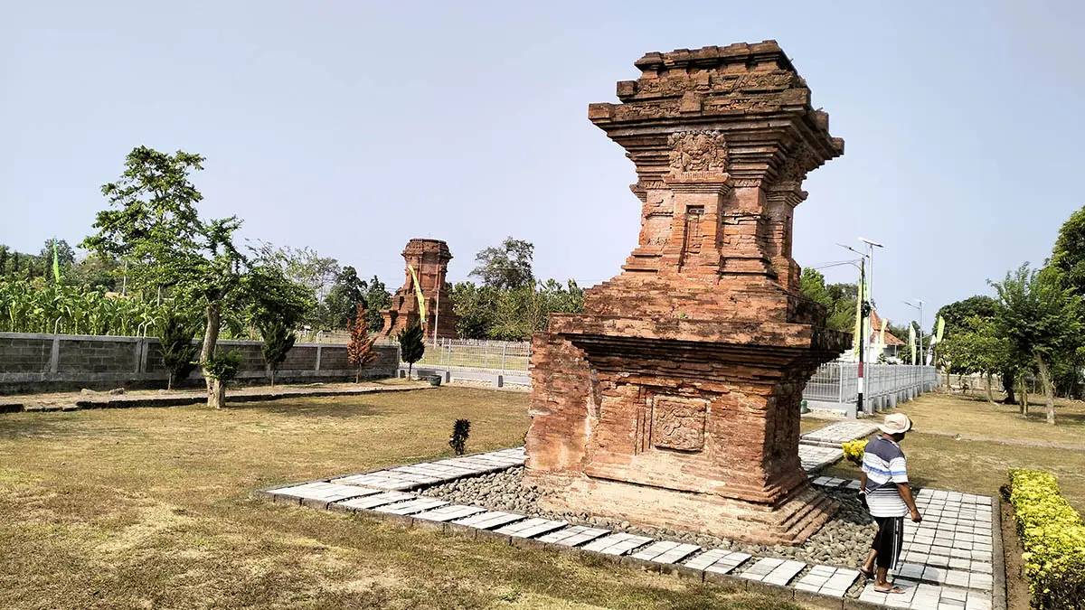 BENTENG PELINDUNG: Struktur Candi Sudut yang berada di sisi barat daya area Candi Jabung, Paiton, Kabupaten Probolinggo. (Achmad Arianto/Radar Bromo)