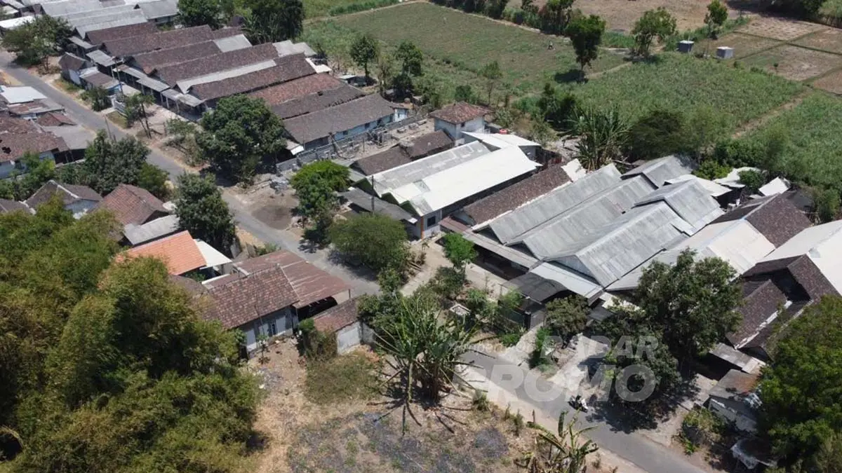 DIPANTAU: Kawasan Desa Cukurgondang, Kecamatan Grati, Kabupaten Pasuruan, yang sering dirazia karena praktik prostitusi.&nbsp;(REZA/JAWA POS RADAR BROMO)