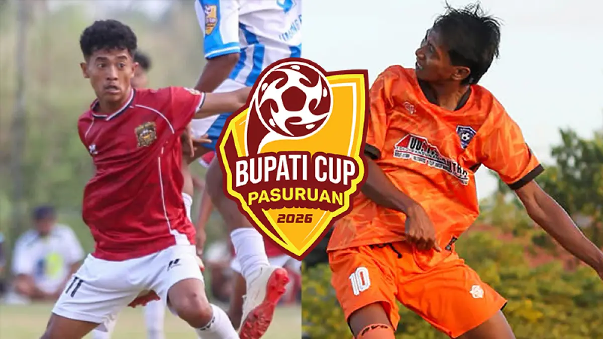 SERU: Pemain Lekok United Imam Turmudi, Pemain Rembang United M Agus Nur. Kedua tim bakal bertemu di Lapangan Kebotohan, Senin (14/9) ini. (Foto: M Zubaidillah/Jawa Pos Radar Bromo)