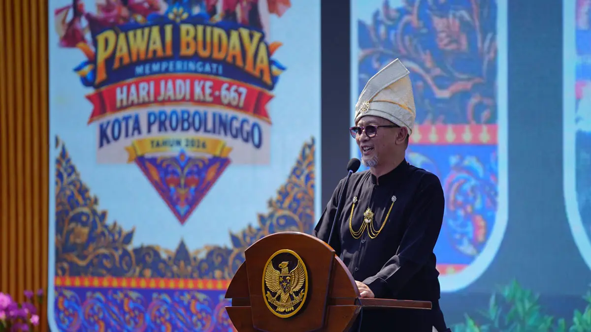 LAPORAN: Ketua panitia Ray Suwigtyo saat menyampaikan laporan.