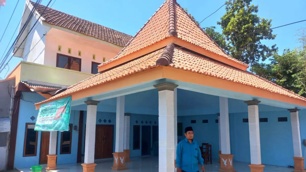 NYAMAN: Suasana Balai Desa Besuk, Kecamatan Bantaran, pasca direnovasi tampak semakin nyaman.