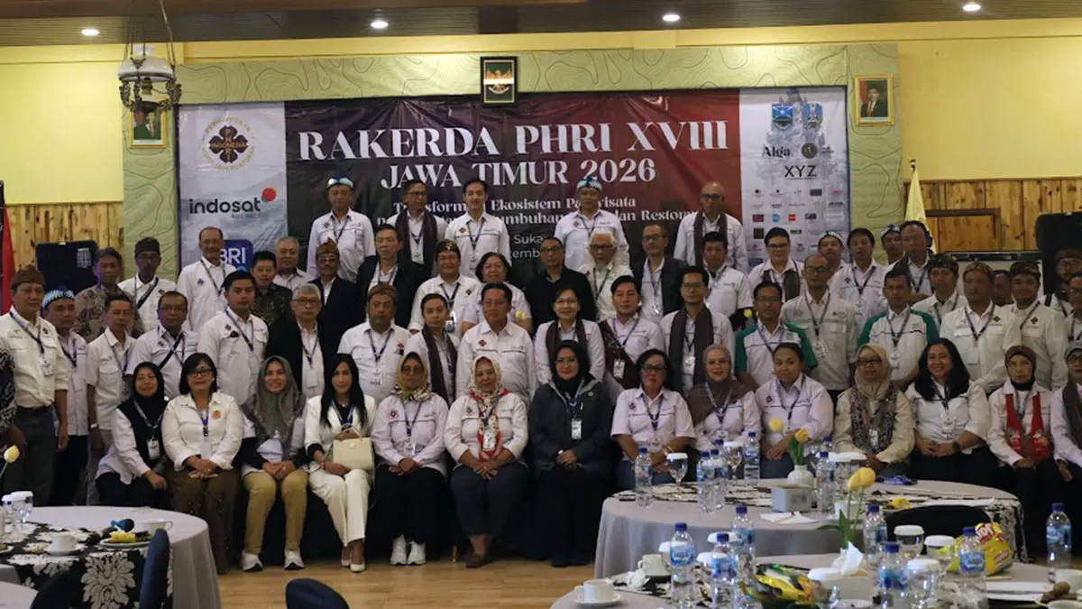 KOMPAK: BPC PHRI se Jawa Timur dan BPD PHRI Jatim berfoto bersama usai melaksanakan giat Rapim dan Rakerda BPD PHRI Jawa Timur di Hotel Lava View, Bromo, Kecamatan Sukapura, Kabupaten Probolinggo.