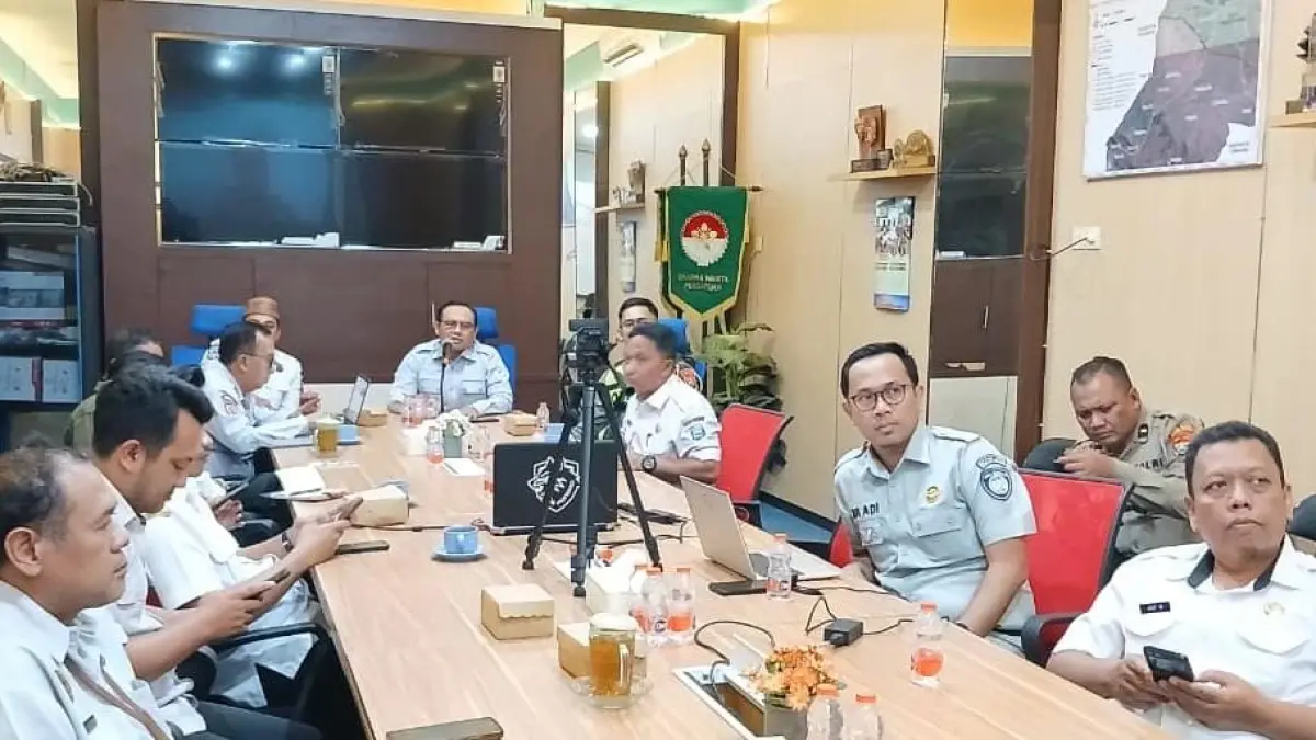 DIBAHAS: Dishub Kabupaten Probolinggo saat rakor Forum Lalu Lintas dan Angkutan Jalan yang membahas parkir jip wisata Bromo. (Foto: Istimewa)