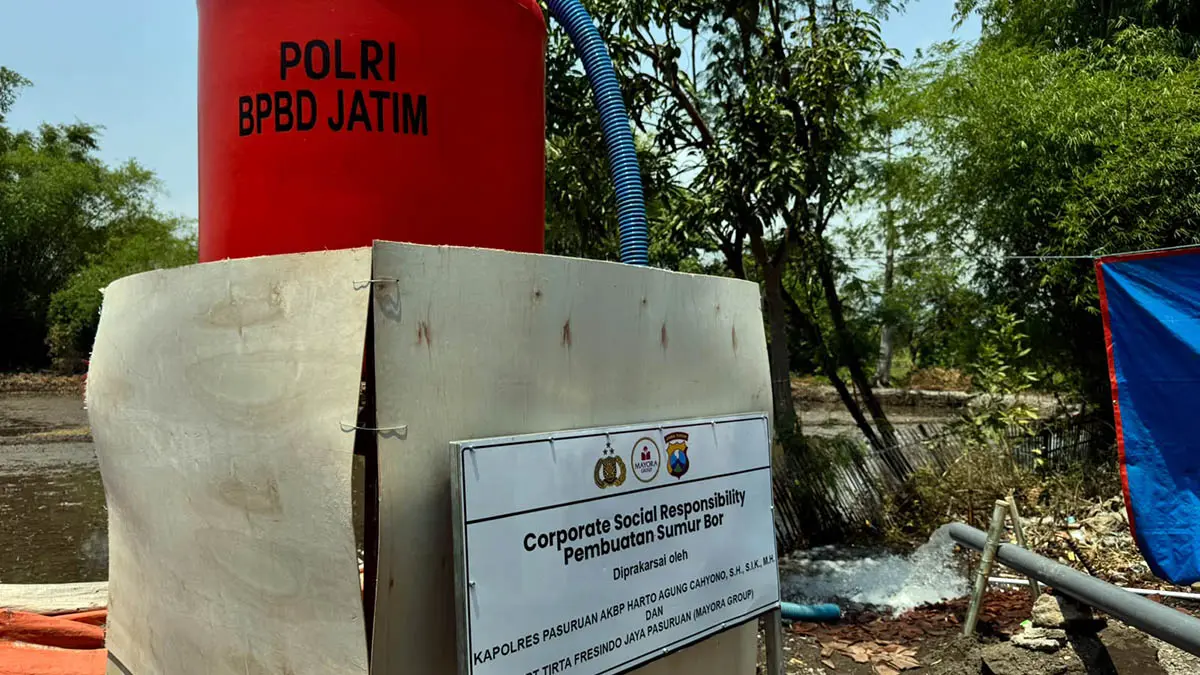 FASILITAS AIR BERSIH: Penampakan tandon air yang terpasang di halaman Masjid Al-Mubarok, Dusun Tamanan, Desa Randugong, Kecamatan Kejayan. (Polres Pasuruan for Radar Bromo)
