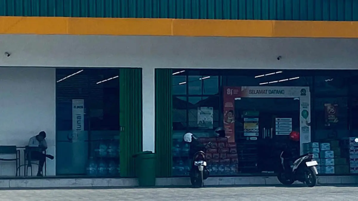 HARUS TERDATA: Salah satu Ritel modern di wilayah Kecamatan Pajarakan. (Foto: Agus Faiz musleh)