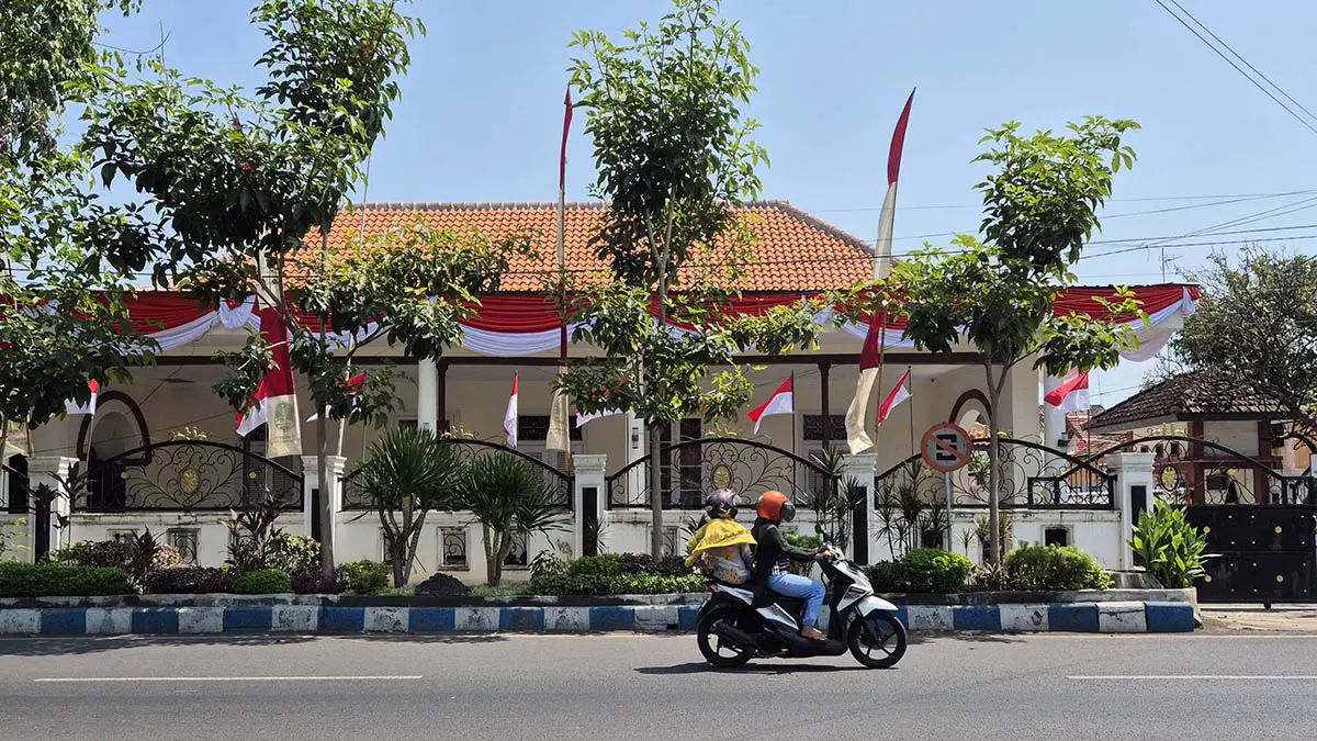 PERAWATAN RUTIN: Rumah dinas Wakil Wali Kota Pasuruan yang masuk dalam skema pemeliharaan aset daerah. (Dokumen Radar Bromo)