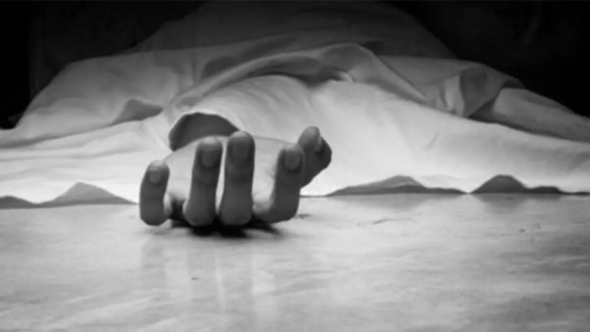 Innalillahi, Mau Nyeberang Jalan, Warga Kolursari Bangil Ditabrak Motor lalu Dihantam Kontainer
