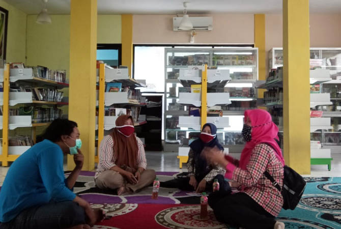 BELUM RAMAI: Kegiatan di Perpustakaan Pandaan beberapa waktu lalu. Selama pandemi, jumlah kunjungan ke Perpusda menurun drastis. Jumlah peminjaman buku pun anjlok. (Istimewa)