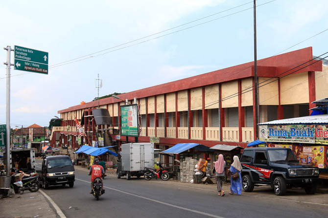 BAKAL DIPERCANTIK: Pasar Pasrepan yang tahun ini dikucuri anggaran Rp 750 juta untuk 3 item pengerjaan. (M. Zubaidillah/Radar Bromo)