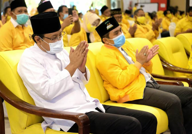 NOMOR SATU: Gus Ipul-Mas Adi saat konsolidasi pemenangan partai Golkar yang dihadiri sejumlah kader. (Foto: Istimewa)