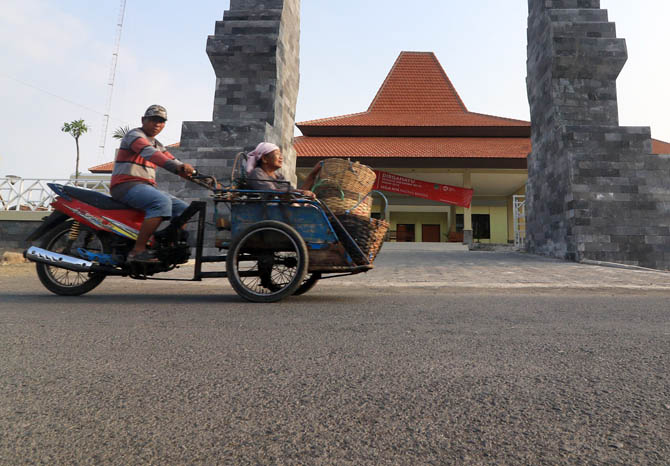 SEJAK 2018: Kantor Kecamatan Panggungrejo yang sudah ada sejak 2018. Sampai kini, belum ada kejelasan soal penyediaan instansi vertikal di wilayah kecamatan termuda di Kota Pasuruan tersebut. (Foto: dok Jawa Pos Radar Bromo)
