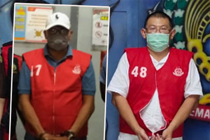 JADI TAHANAN KOTA: Samud dan Stefanus saat ditahan Kejari Kabupaten Pasuruan, beberapa waktu lalu. Saat ini, keduanya jadi tahanan kota. (Jawa Pos Radar Bromo Photo)