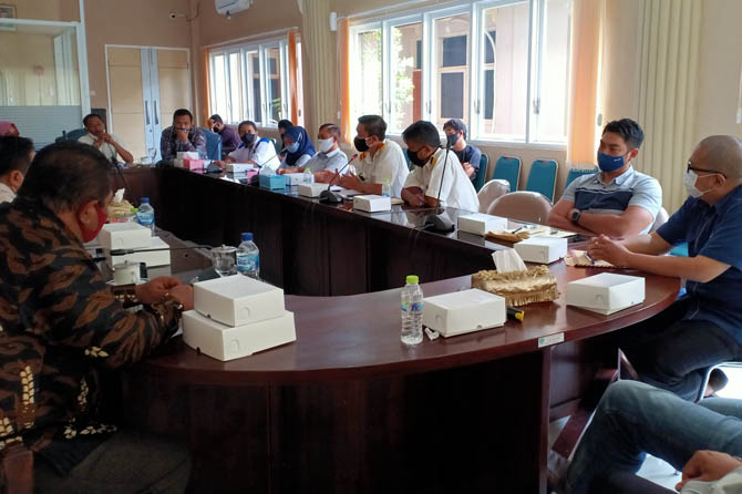 Suasana hearing Komisi III dengan PT KTI. (Ridhowati Saputri/ Radar Bromo)