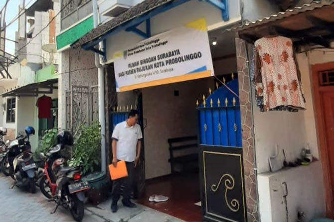 MERINGANKAN: Rumah singgah Pemkot Probolinggo di Surabaya. Selain di Surabaya, Pemkot memiliki rumah singgah di Jember dan Malang. Program rumah singgah bertujuan meringankan beban warga Kota Probolinggo yang berobat di rumah sakit rujukan. (Jawa Pos Rada
