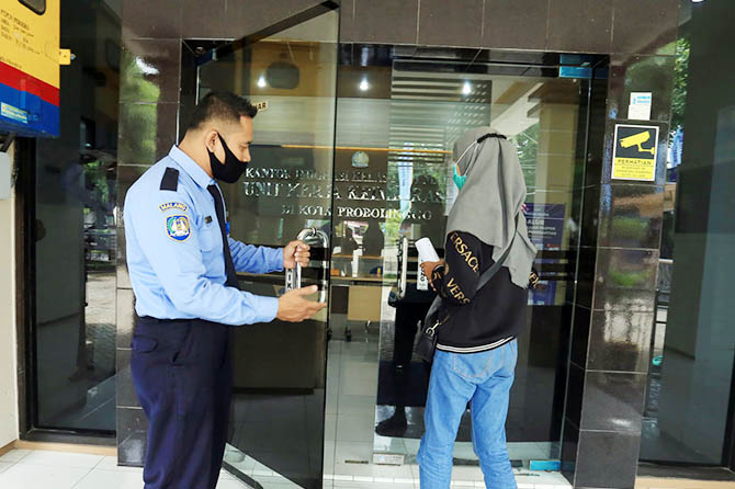 PERMUDAH WARGA: Berdirinya UKK Kelas I TPI Malang di Kota Probolinggo kian memudahkan warga dalam mengurus keimigrasian. (Zainal Arifin/Jawa Pos Radar Bromo)